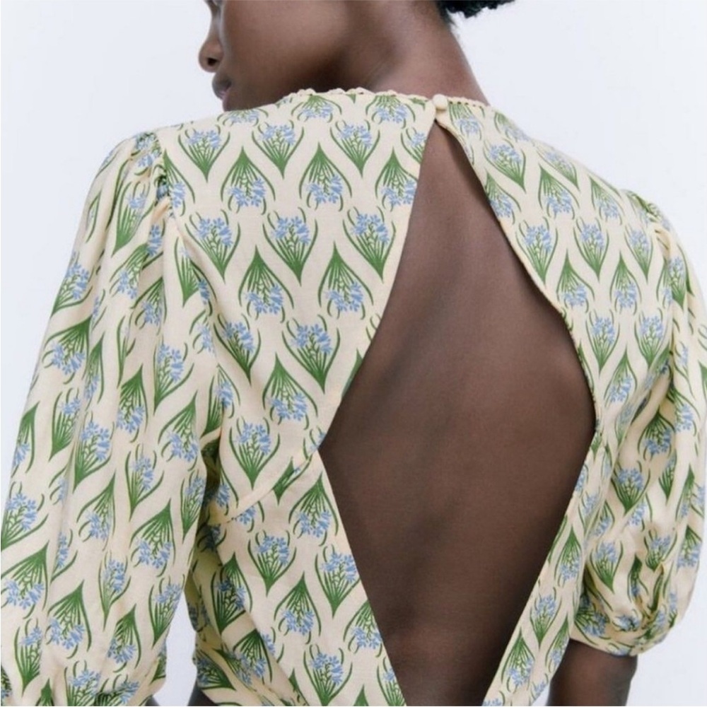 Zara Sofia Cropped Open Back Blouse cream green blue sz XS